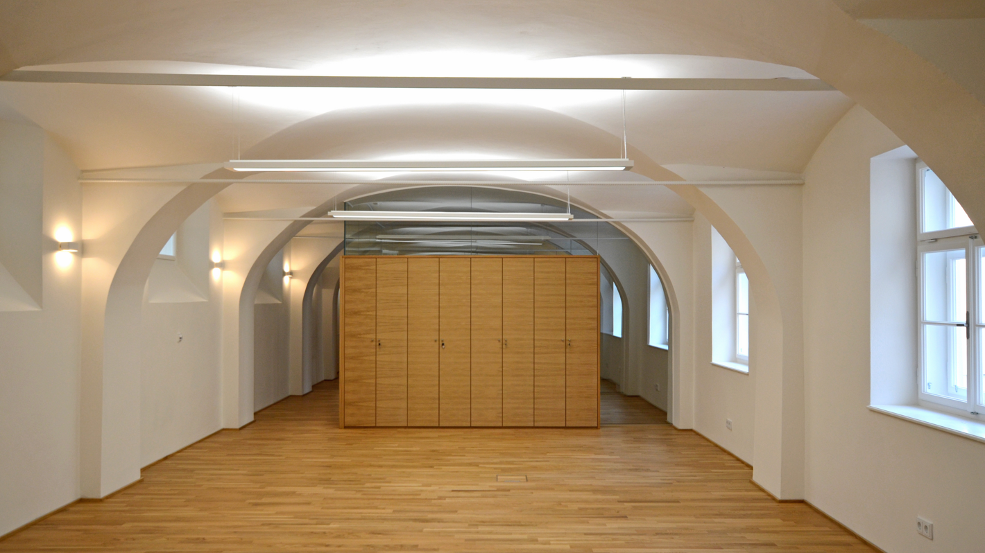 UMBAU DER TISCHLEREIWERKSTÄTTEN zu büros, IM HAUS MOZARTPLATZ 8-10 UMBAU DER TISCHLEREIWERKSTÄTTEN zu büros, IM HAUS MOZARTPLATZ 8-10