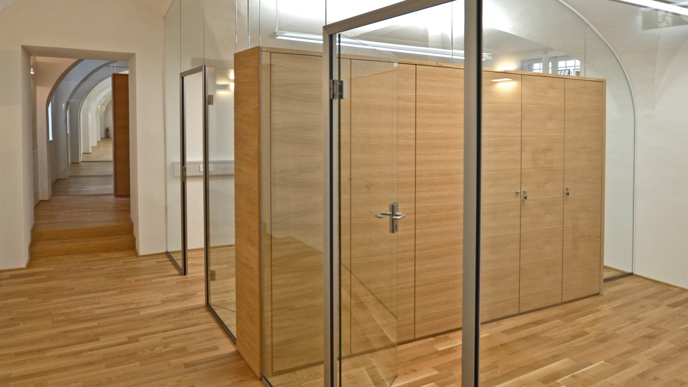 UMBAU DER TISCHLEREIWERKSTÄTTEN zu büros, IM HAUS MOZARTPLATZ 8-10 UMBAU DER TISCHLEREIWERKSTÄTTEN zu büros, IM HAUS MOZARTPLATZ 8-10