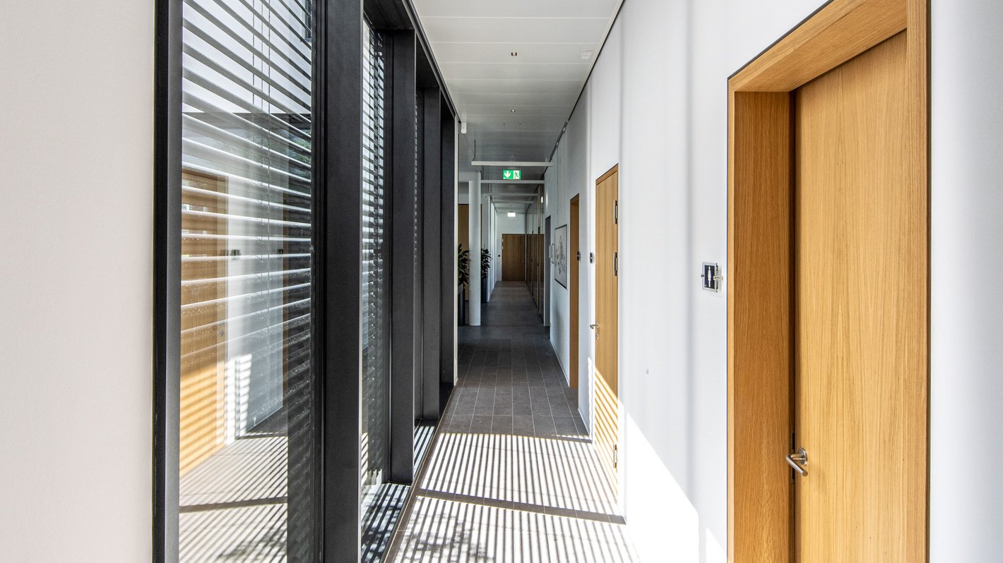 bürogebäude - din bürogebäude - din